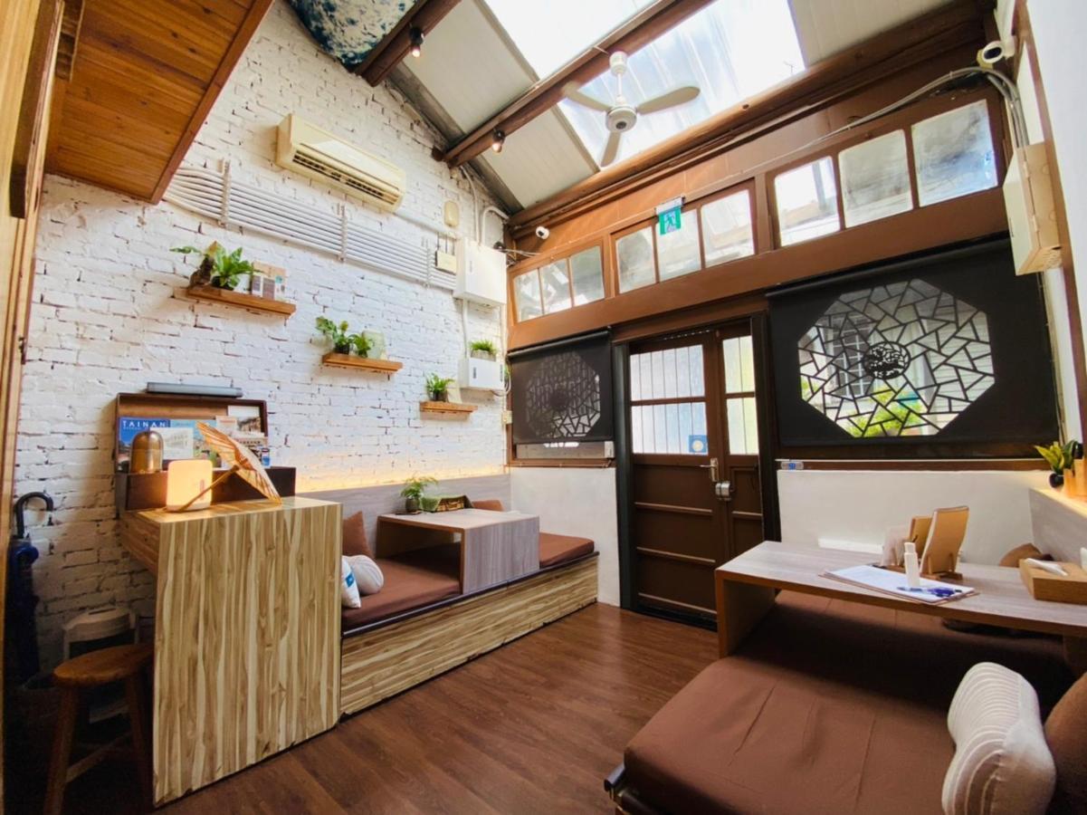 捉鳳凰 台南百年老宅包棟導覽民宿系列catchphoenix Centennial Guesthouse ภายนอก รูปภาพ