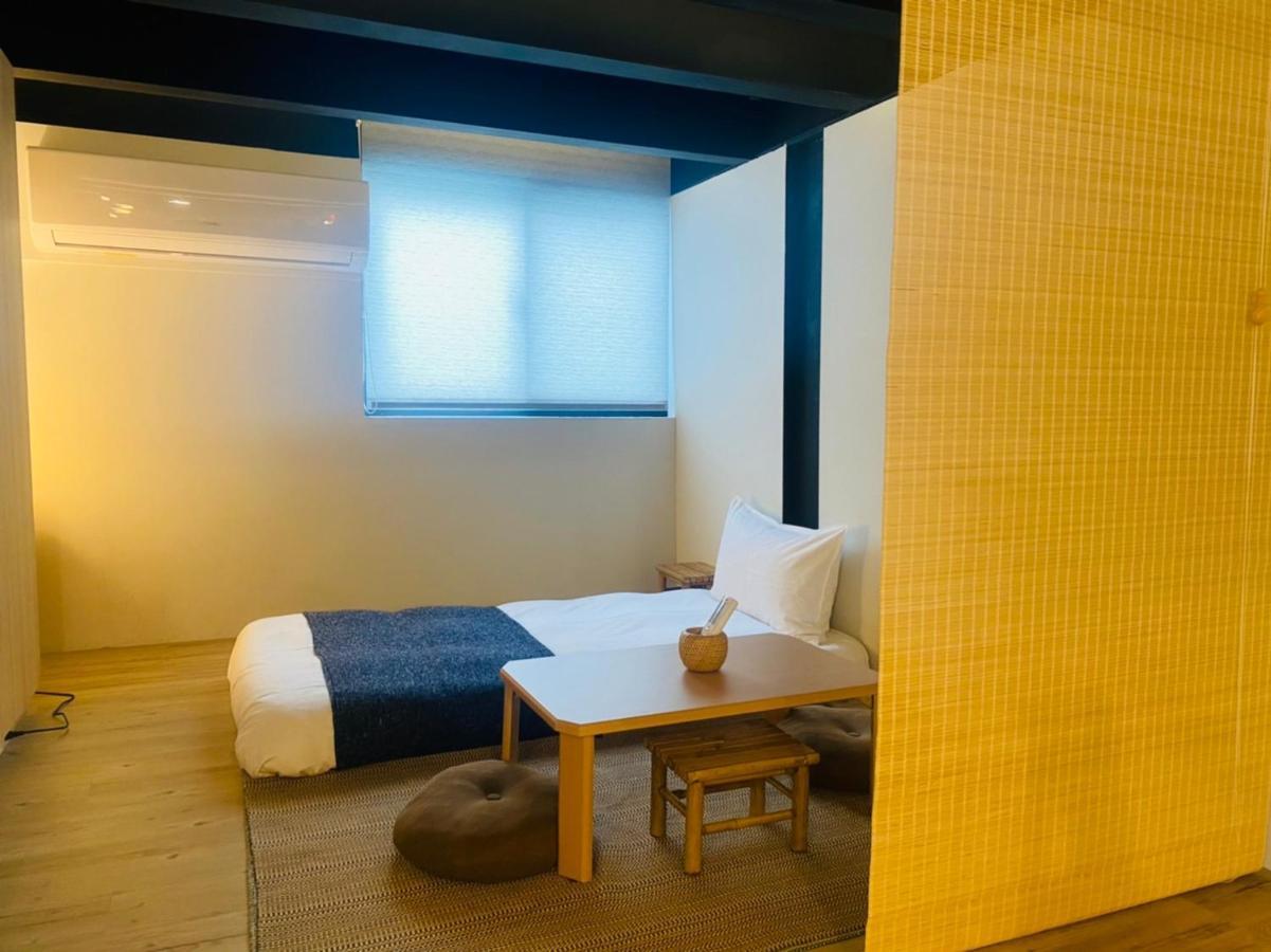 捉鳳凰 台南百年老宅包棟導覽民宿系列catchphoenix Centennial Guesthouse ภายนอก รูปภาพ