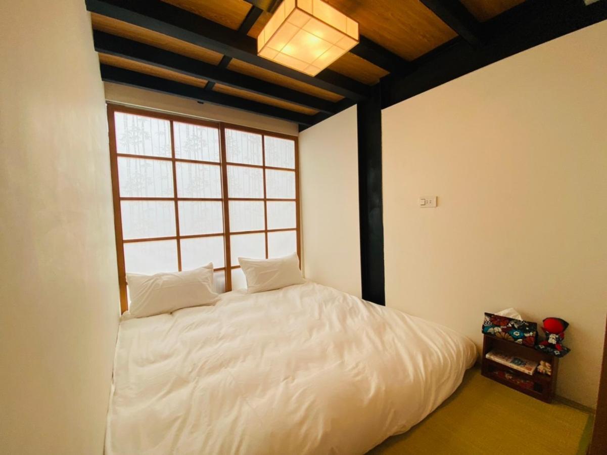 捉鳳凰 台南百年老宅包棟導覽民宿系列catchphoenix Centennial Guesthouse ภายนอก รูปภาพ